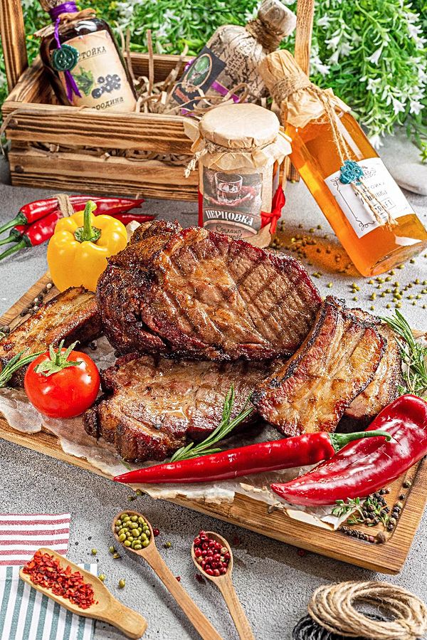 Шея поросенка копченая в печи