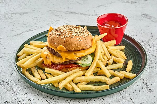 Детский бургер с картофелем фри