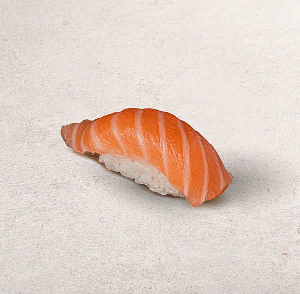 Суши лосось