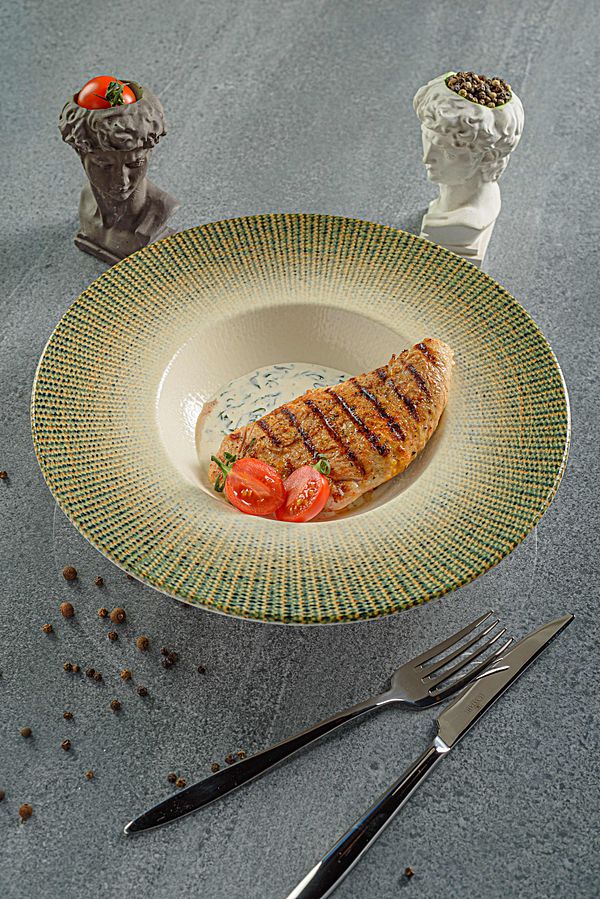 Филе индейки с соусом из шпината