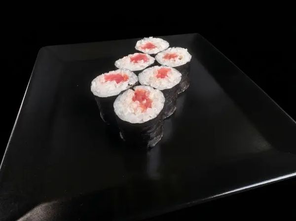 Маки Ролл с лососем