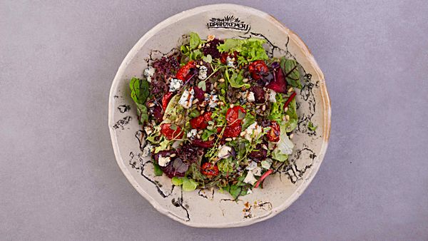 Салат с печёной свеклой и дор блю