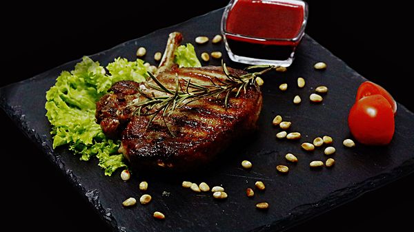 Балык свиной на кости