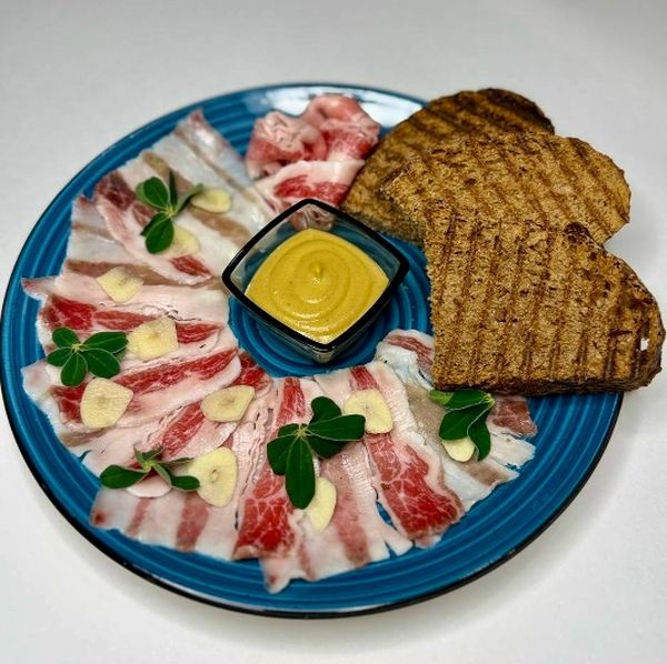 Прорезное домашнее сало