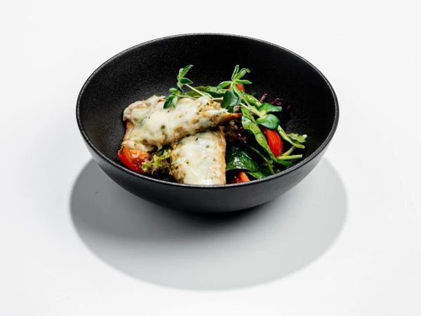 Скумбрия с соусом Песто и моцареллой