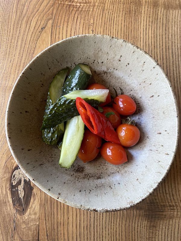 Малосольные огурцы и томаты черри