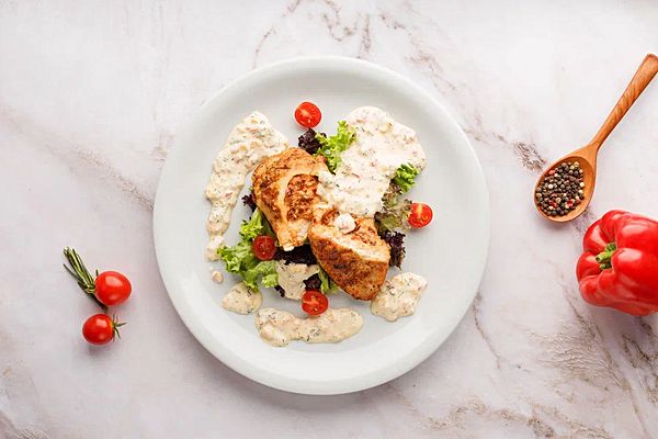 Запеченное куриное филе с вяленными томатами и сыром моцарелла