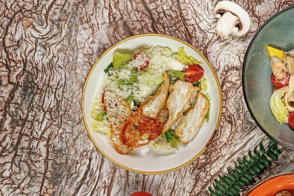 Цезарь с курицей