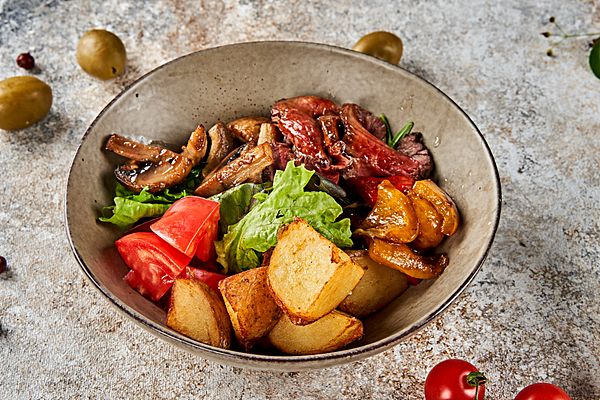 С говядиной, грибами и картофелем