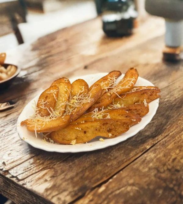 Гренки с чесноком и пармезаном