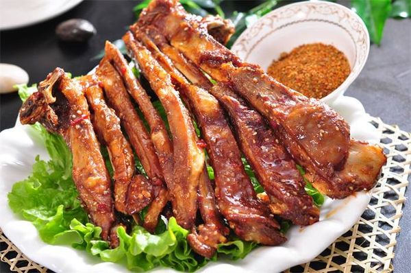 Бараньи ребрышки с острым соусом