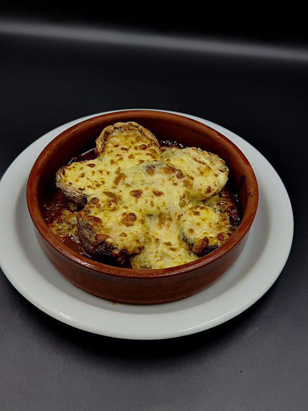 Шампиньоны запеченные в кеце