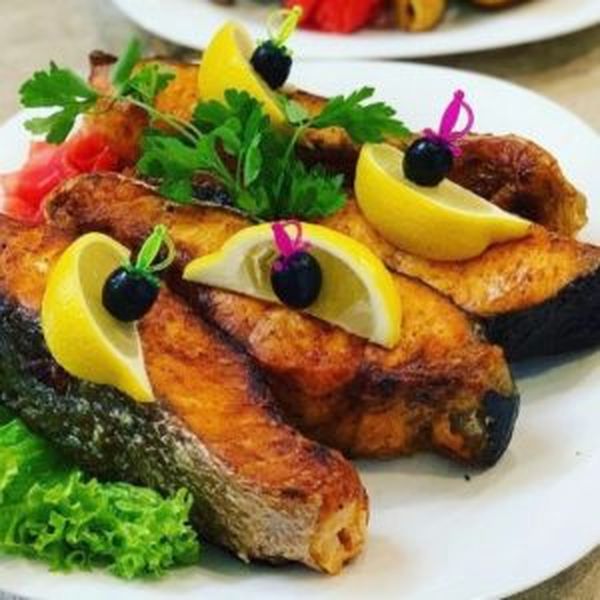 Стейк красной рыбы