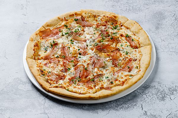 Пицца с Пармой и грушей
