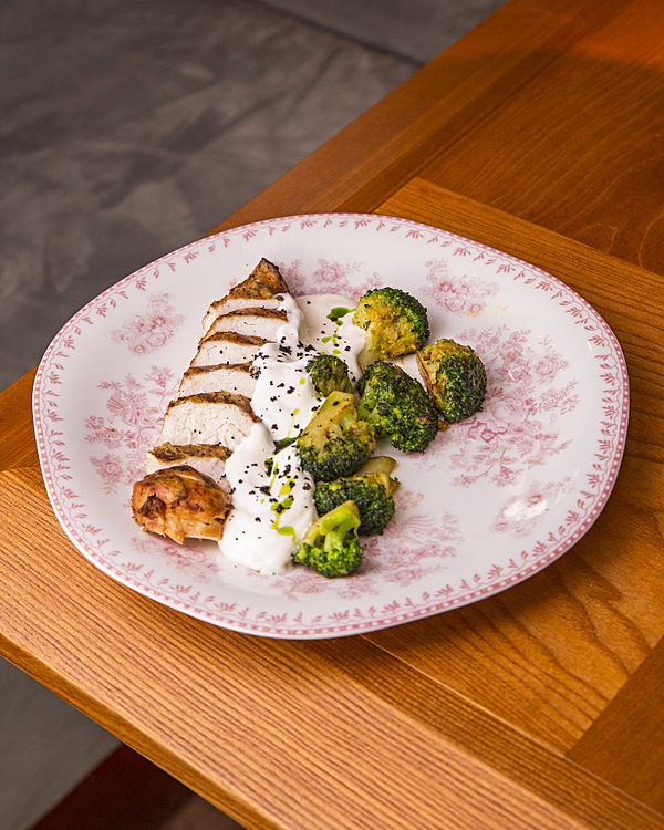 Куриная грудка с брокколи