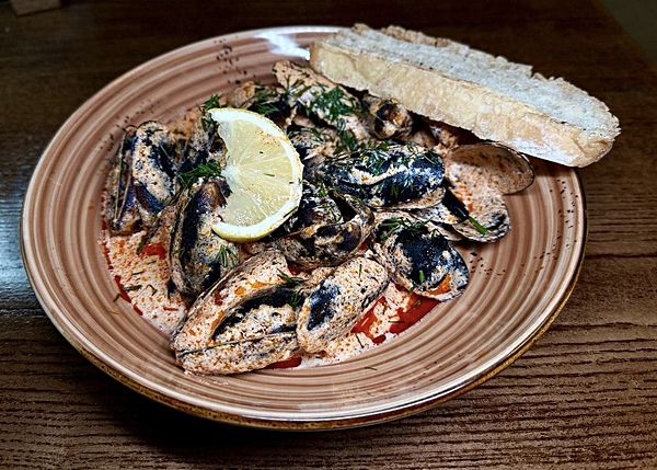 Мидии в соусе том ям