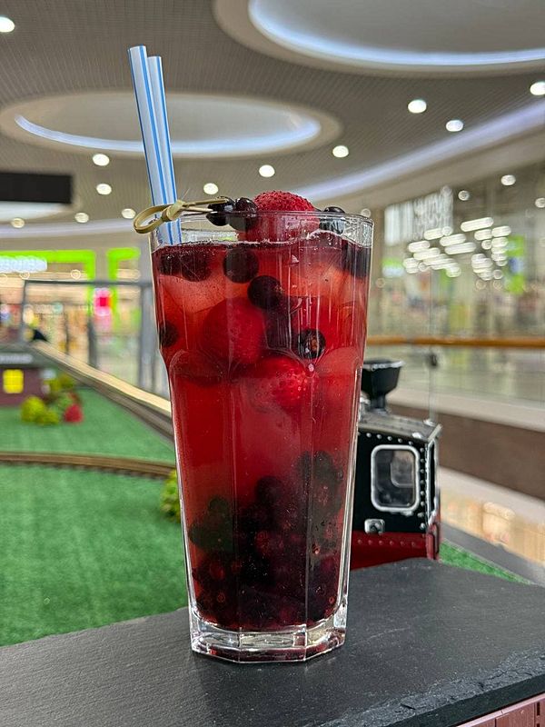 Ягодный лимонад