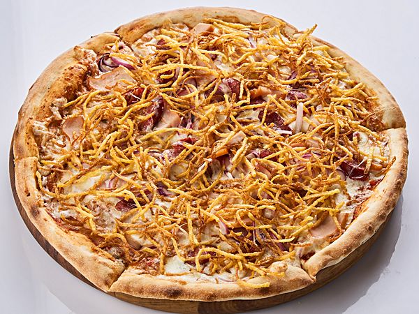 Пицца с копченым цыпленком и картофелем пай