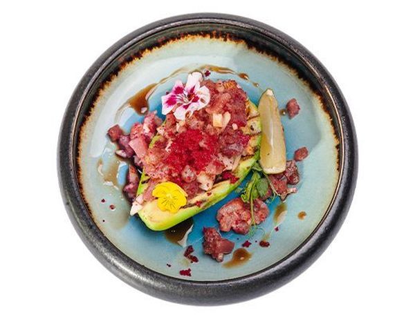 Тар- тар с тунцом и грушей