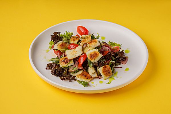 Салат с кальмаром