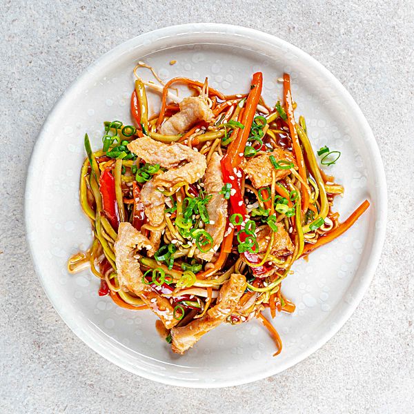 Азиатский салат с курицей