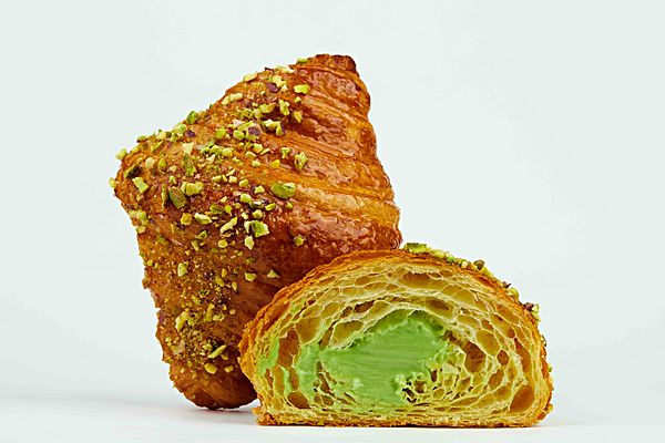 Круассан с фисташкой