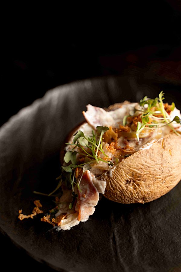 Запеченный картофель с беконом и сливками