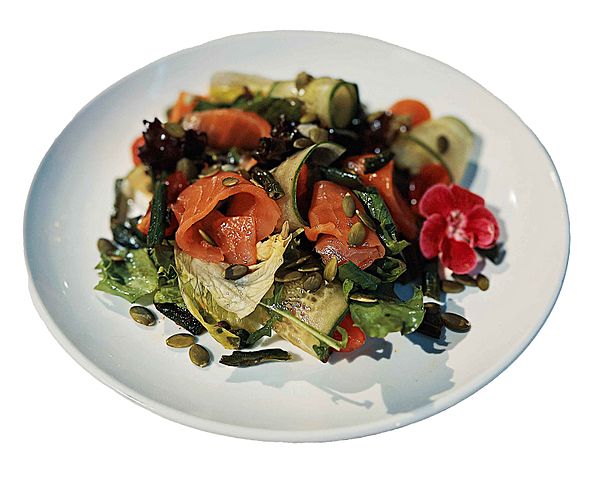 Салат с лососем