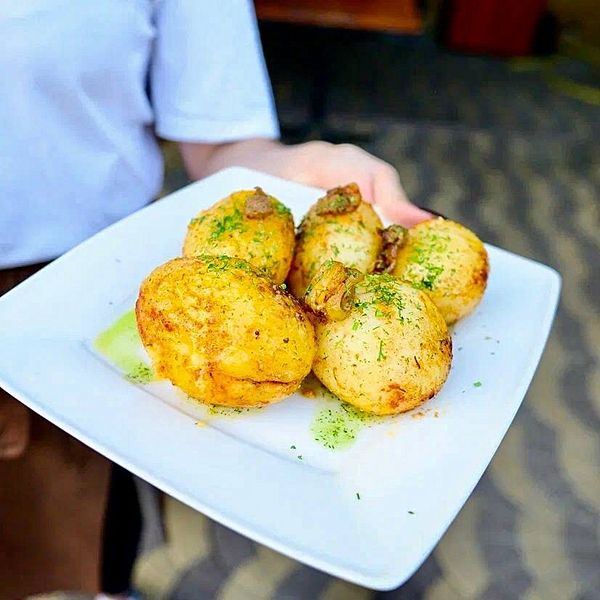 Картофель с салом, чесноком и зеленью