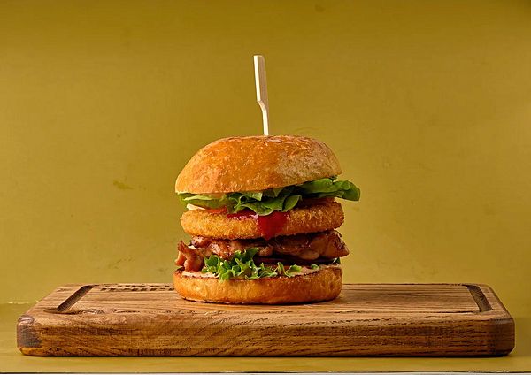 Бургер с цыпленком гриль