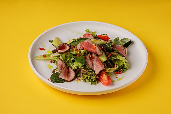 Тайский салат с ростбифом