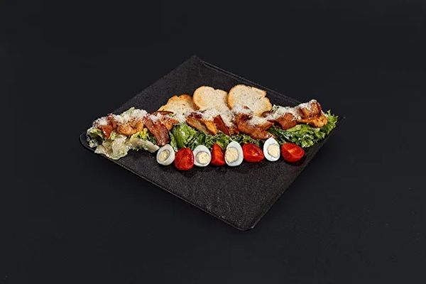 Салат Цезарь с курицей