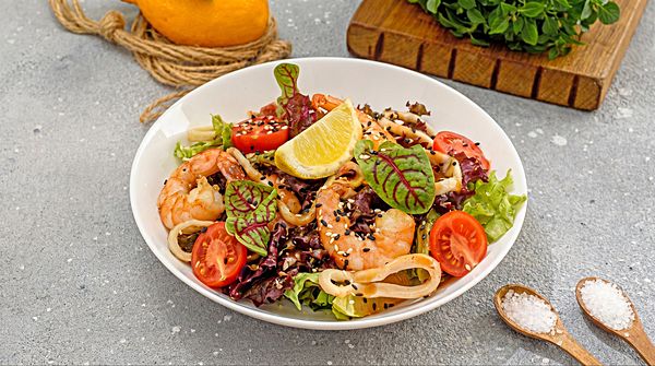 Салат с морепродуктами