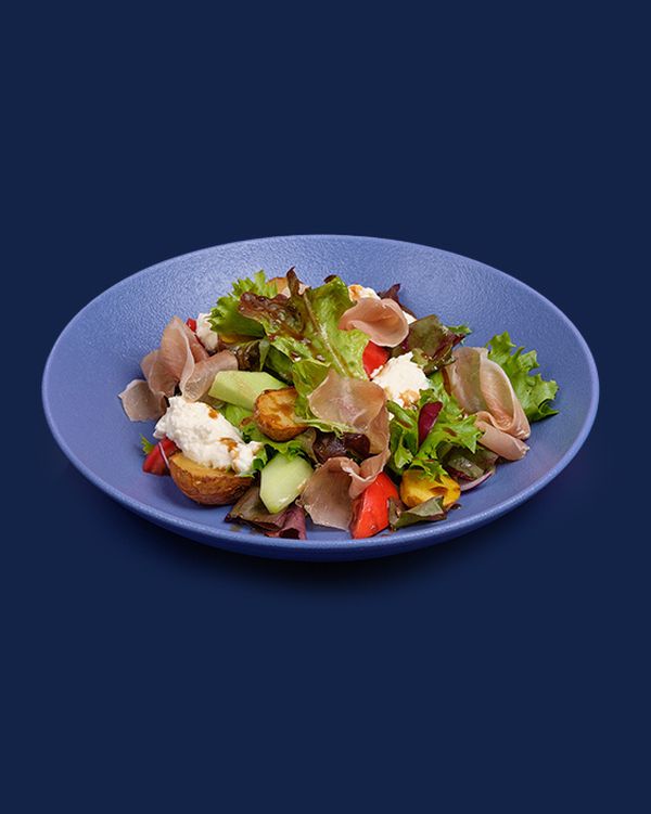 Салат с картофелем и пармской ветчиной