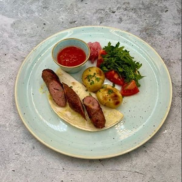 Люля из ягненка с курагой и сыром сулугуни