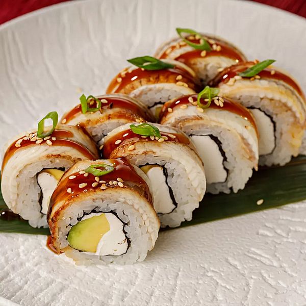 Ролл с угрем и авокадо