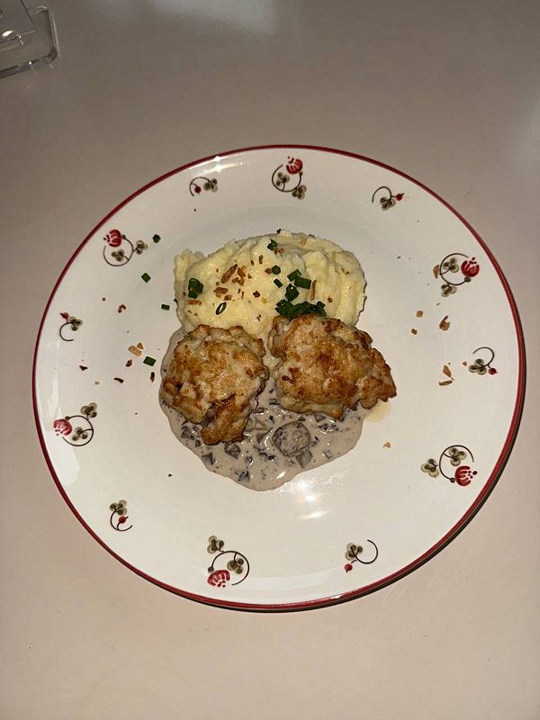 Рубленные котлеты из индейки с картофельным пюре