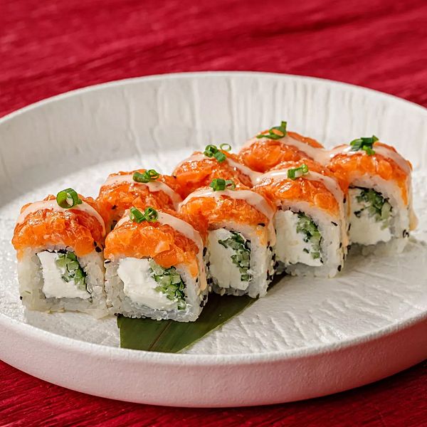 Филадельфия с тар-таром из лосося