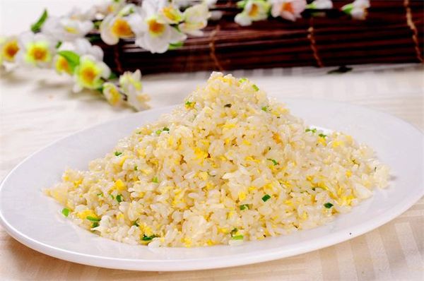 Жареный рис с яйцом