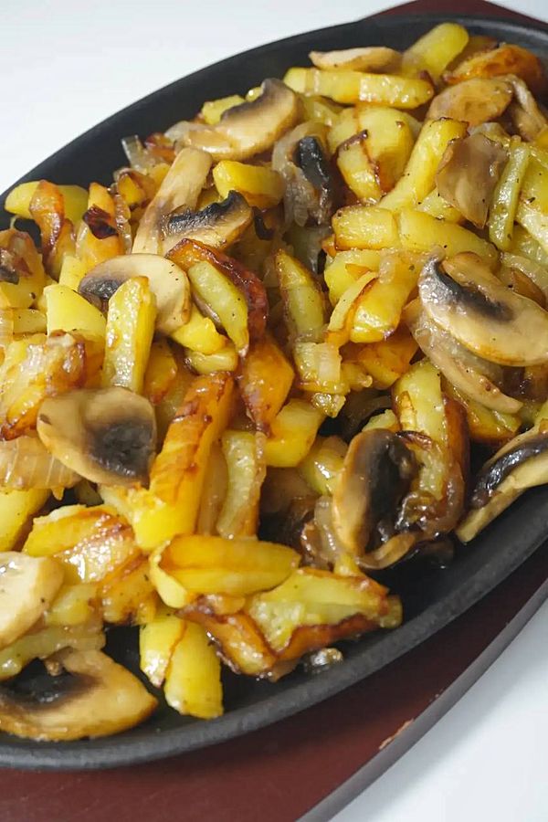 Картофель жареный с грибами