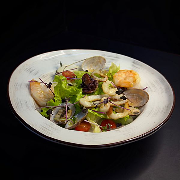 Салат с морепродуктами