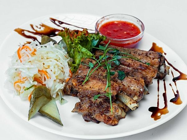 Ребро свиное запеченное в горчично-медовом соусе