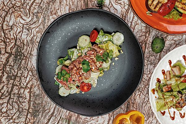 Стейк-салат с говядиной