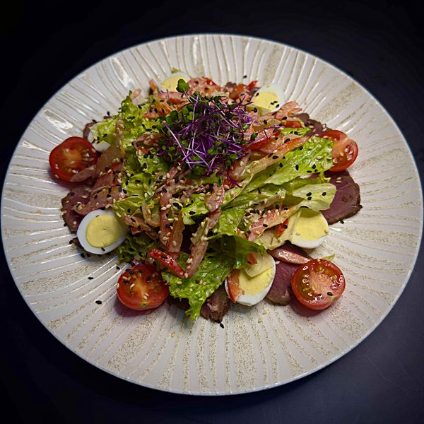 Салат с ростбифом