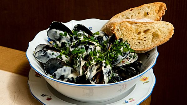 Мидии в сливочном соусе с сыром горгонзола