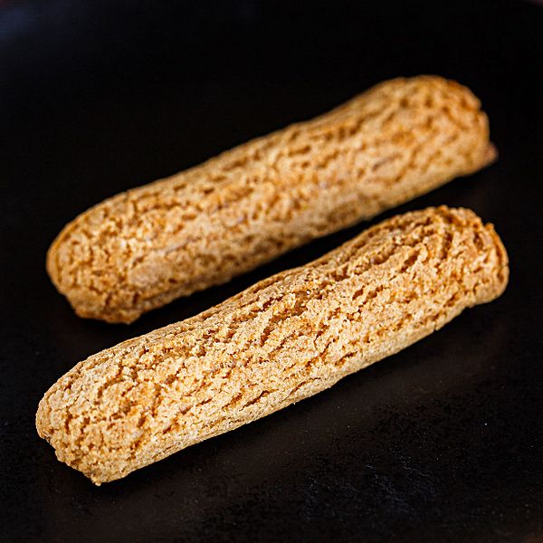 Эклер карамельный