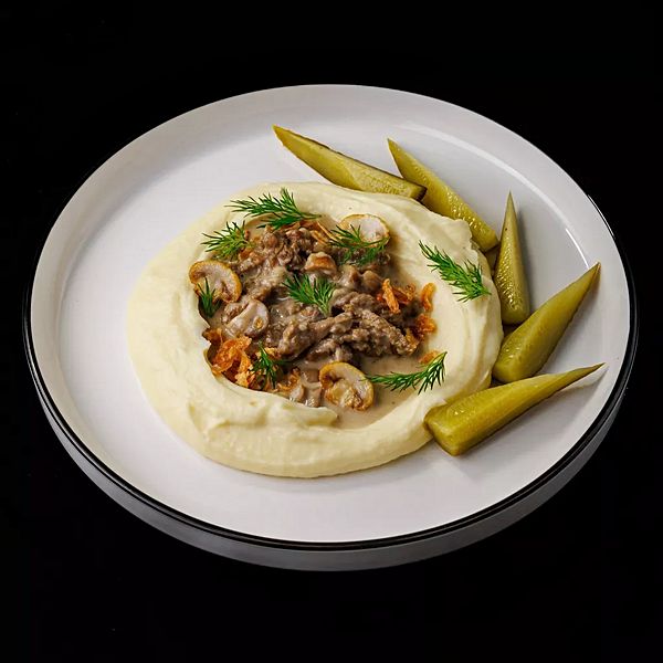 Бефстроганов с картофельным пюре