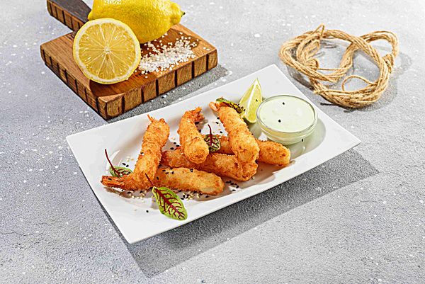 Креветки хрустящие с соусом сладкий васаби