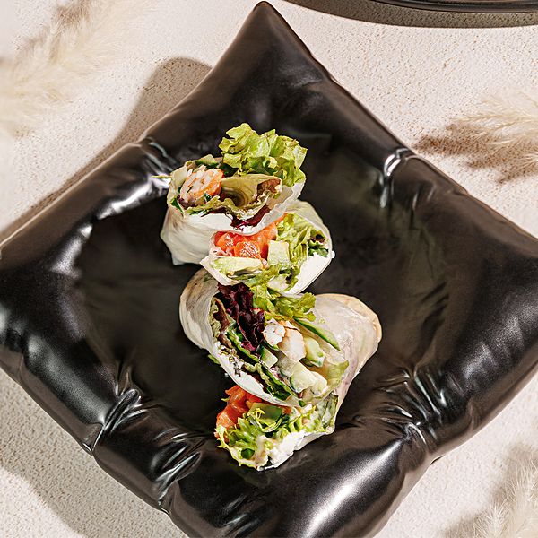 Спринг-ролл с лососем и креветкой