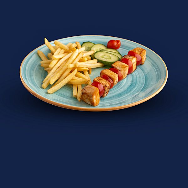 Шашлычек из куриного филе с картофелем фри